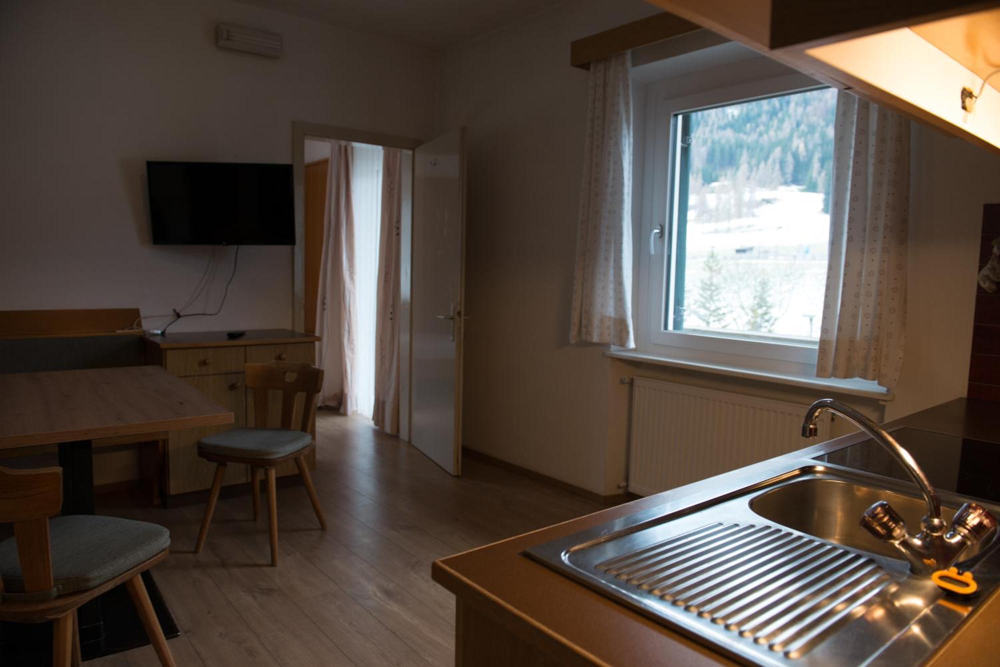 Aparthotel Garni Hofer Sexten Esterno foto