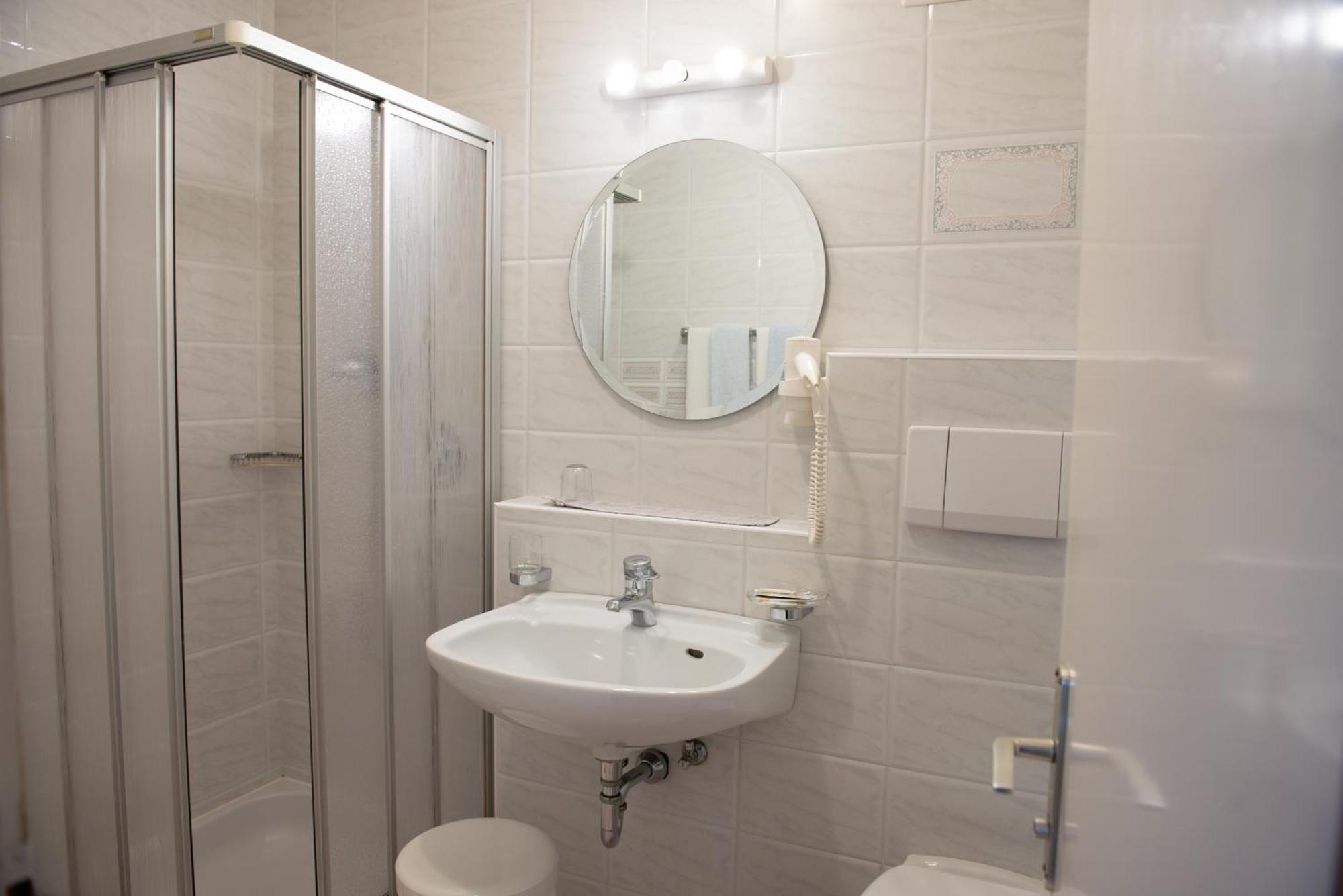 Aparthotel Garni Hofer Sexten Esterno foto