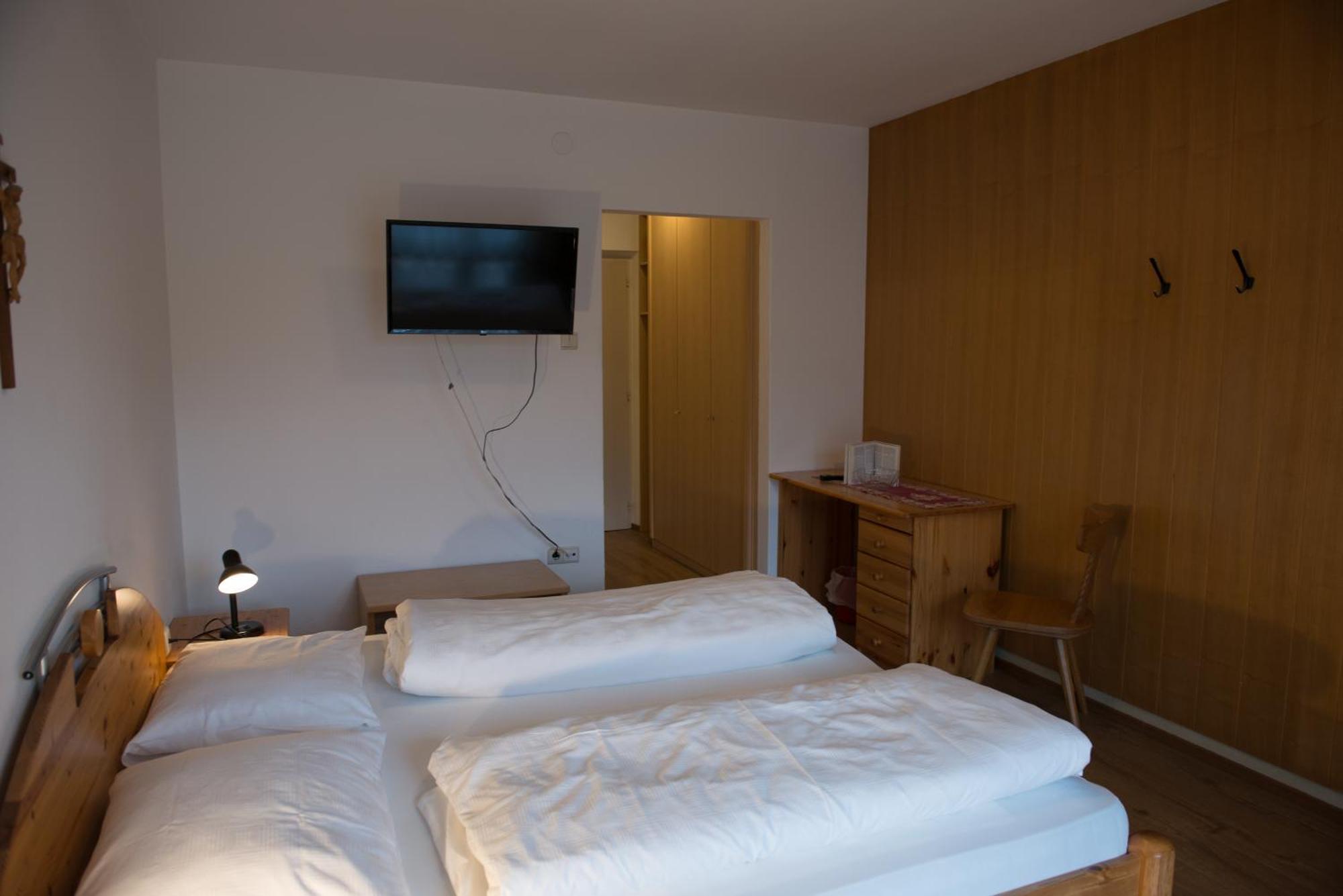 Aparthotel Garni Hofer Sexten Esterno foto