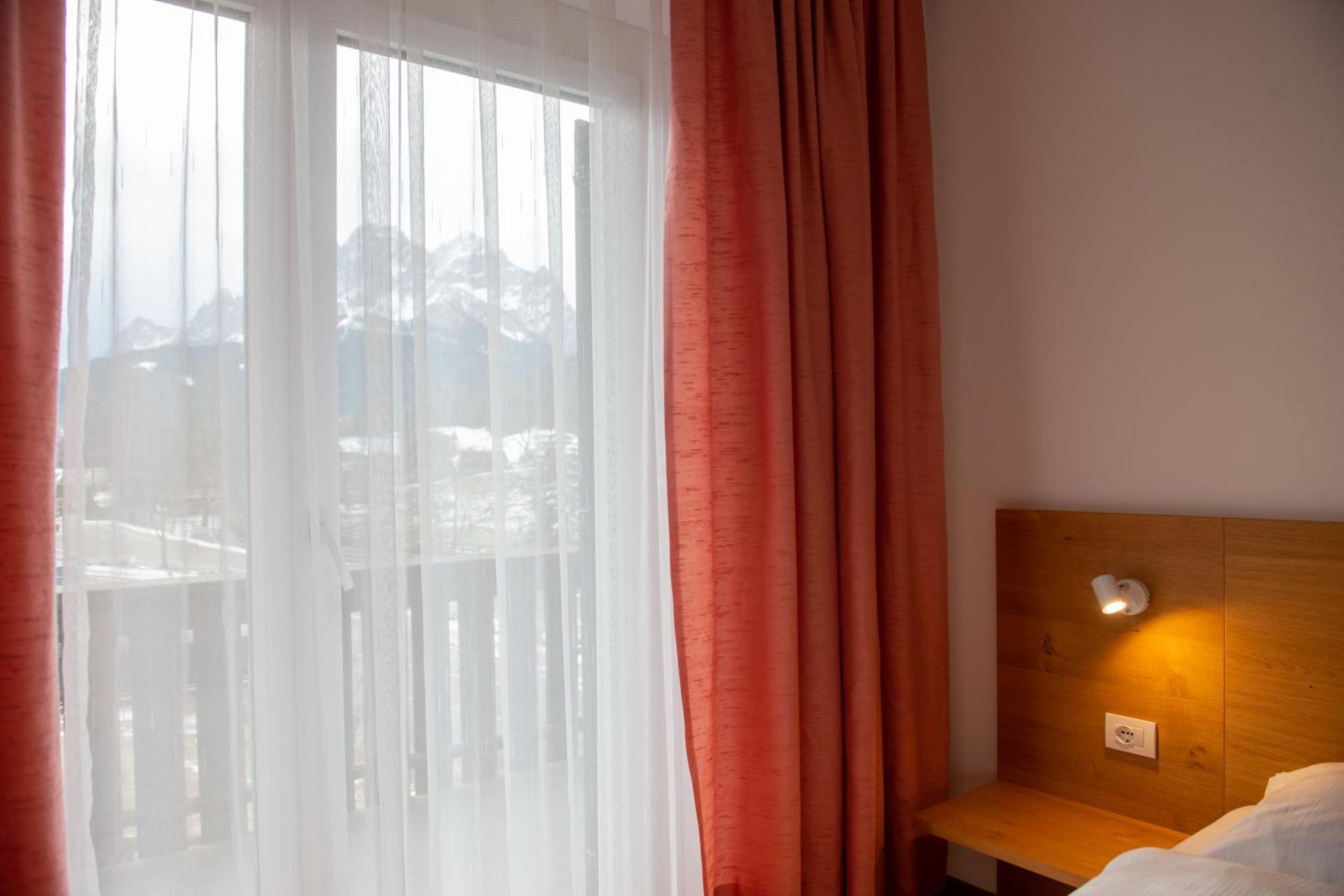 Aparthotel Garni Hofer Sexten Esterno foto