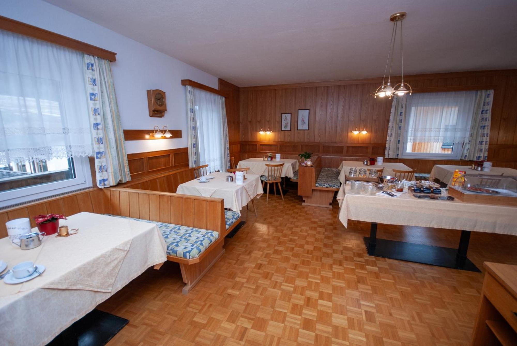 Aparthotel Garni Hofer Sexten Esterno foto